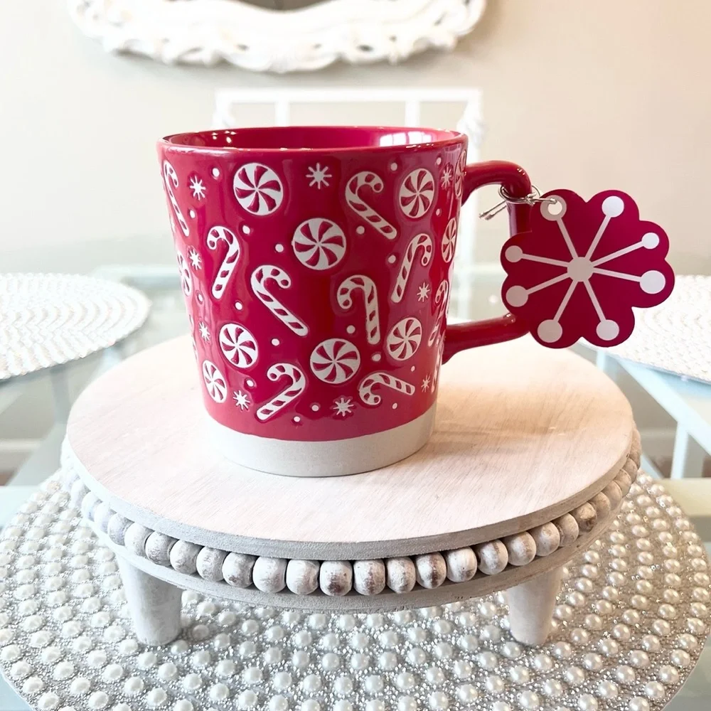 ❤️ PEPPERMINT CANDY SWIRLS + Candy Cane Red Christmas Mug NEW - Picture 2 of 3